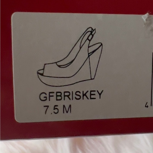 🔥GUESS Peep-toe Platforms - Picture 5 of 5